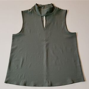 Paper Crane Keyhole Neckline Tank Blouse